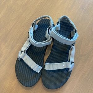 Light Gray Teva Sandals (Women’s 9)